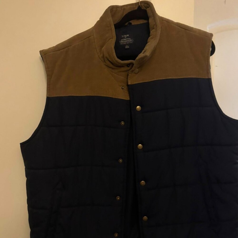 J crew authentic outerwear navy puffer tan corduroy vest XL snap buttons‎